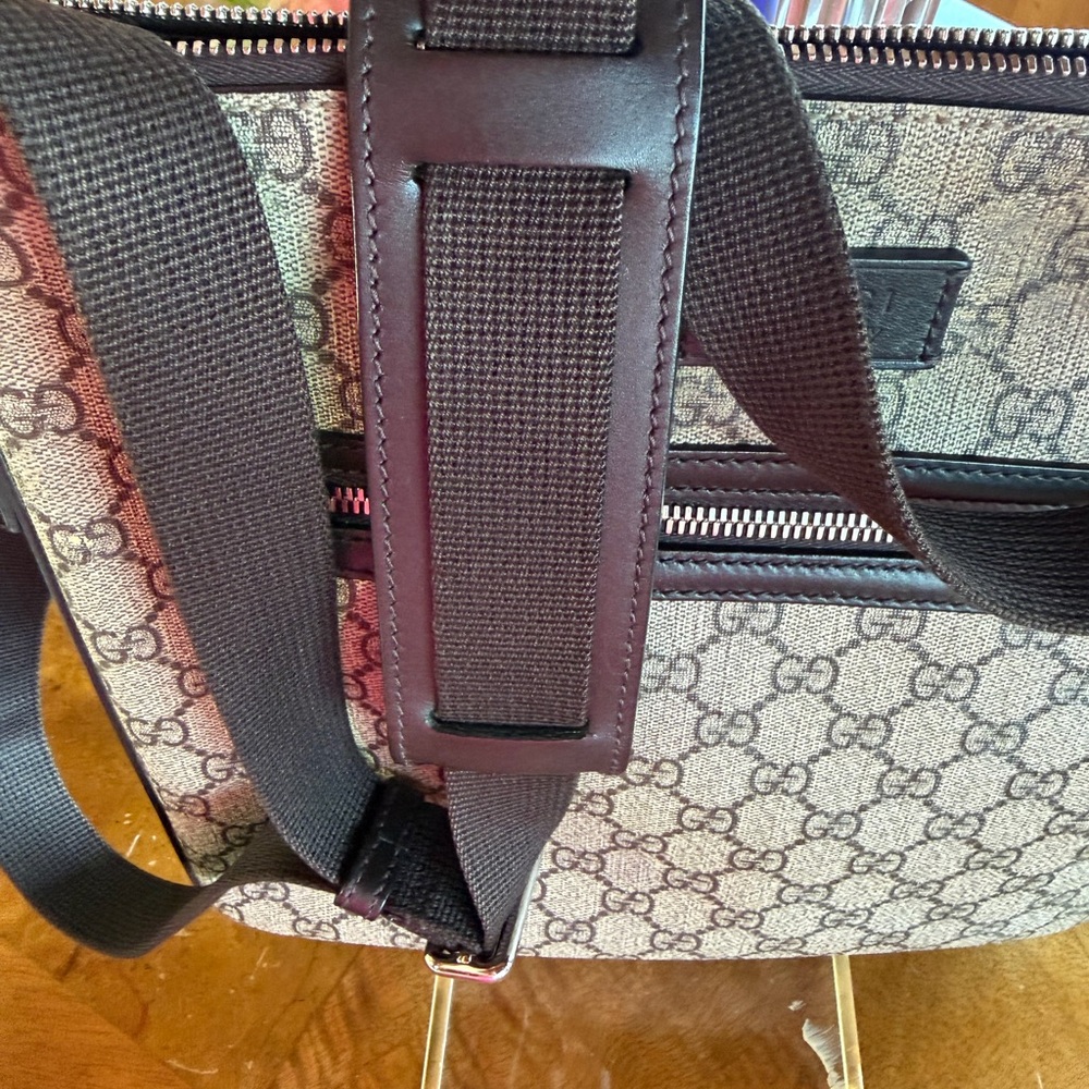 Gucci Supreme Beige and Black Monogram Shoulder Bag - Picture 2 of 10